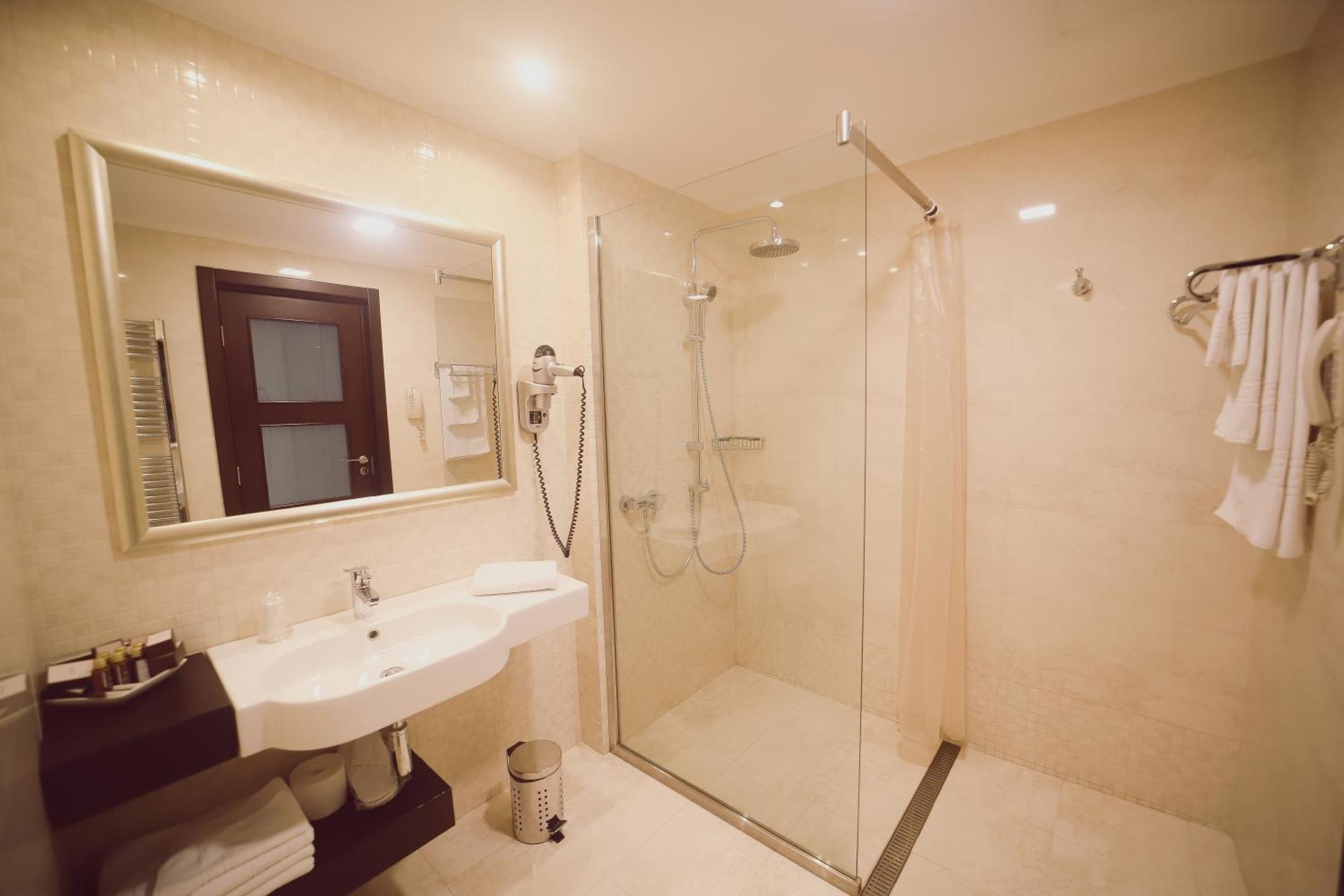 Helen Hotel 4*